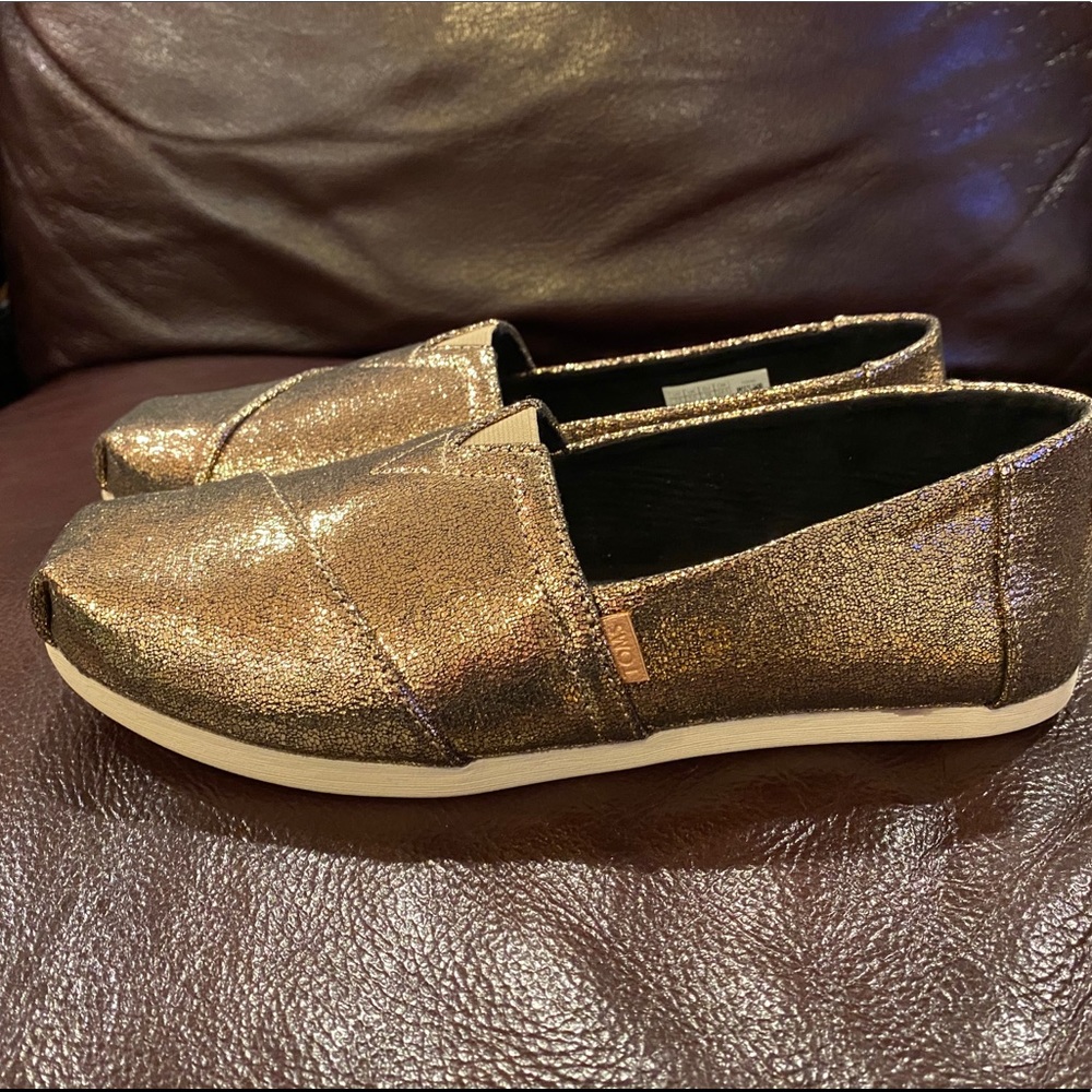 Toms Gold Glitter Never Worn